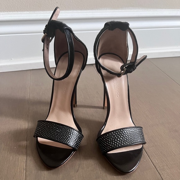 Club Monaco Vero Cuoio Heels - Picture 1 of 5